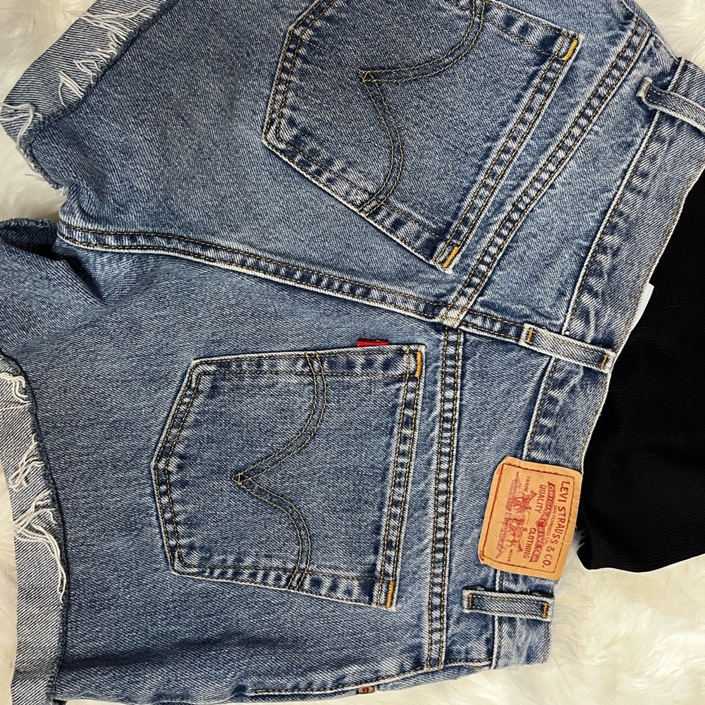 Vintage 550 relaxed fit Levi’s shorts, cuffed